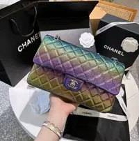 在飛比找Yahoo!奇摩拍賣優惠-【二手】折疊禮盒 Chanel 真的是入了Chanel 2.
