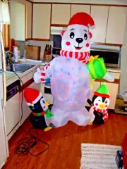 6' POLAR BEAR WITH PEGUINS MULTI LIGHTED NEW
