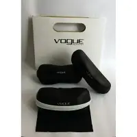 在飛比找蝦皮購物優惠-VOGUE  皮質拉鍊眼鏡盒