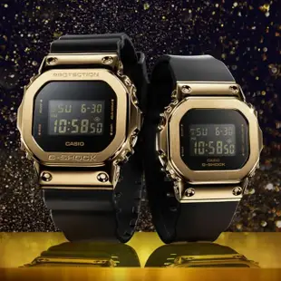 【CASIO 卡西歐】G-SHOCK 時尚經典方形金屬錶殼電子錶-黑金(GM-5600G-9 情侶錶)