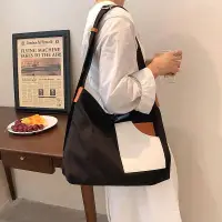 在飛比找蝦皮商城精選優惠-【MYY精品包包】韓國小眾設計拼接帆布包包    女士斜背包