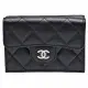 【CHANEL 香奈兒】經典金色雙C LOGO菱格粒紋牛皮暗釦三折短夾(黑AP0230C-BLK-SS)