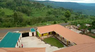 Sipi Traveller's Lodge