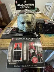 Halloween/Halloween II Michael Myers Mask and Items. Trick or Treat Studios
