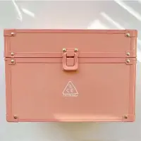 在飛比找Yahoo!奇摩拍賣優惠-3ce粉色化妝箱便攜美妝箱藍色收納箱首飾盒愛心斜背包托特包