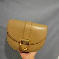 在飛比找PopChill優惠-[二手] CHARLES & KEITH 馬鞍包