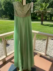 Sherri Hill #1944 prom pageant gown Formal dress Light Green Sparkle size 4 NEW