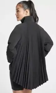 NWT ATHLETA Gorgeous Sojourn Top M Pullover Pocket Medium Black Shirt $148 NEW