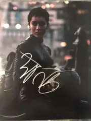 Zoe Kravitz Signed Catwoman The Batman 8x10 Photo With COA