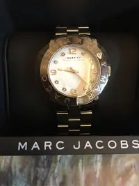 在飛比找Yahoo!奇摩拍賣優惠-Marc Jacobs 經典小馬克  女錶