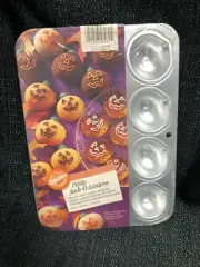 Wilton Petite Jack-o-lantern mini cake pan / makes 12 / NEW