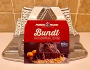 Nordic Ware Gingerbread House Bundt Pan ~ Heavy Cast Aluminum ~ 9 Cups ~ NEW