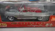 Sunstar 1961 chevrolet impala ss convertible 1:18 Scale DieCast Model Car silver