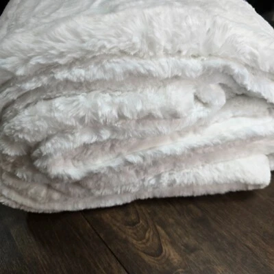POTTERY BARN ALPINE FAUX FUR QUILT FULL/QUEEN ~ WHITE BOX STITCH