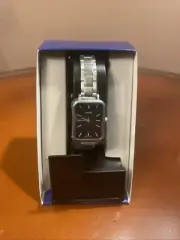 Casio LTPV009D-1E, Women's Analog Silver-Tone Bracelet Watch, Black Dial