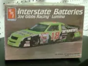 AMT 8752 Interstate Batteries Joe Gibbs Racing Lumina 1/25 model kit