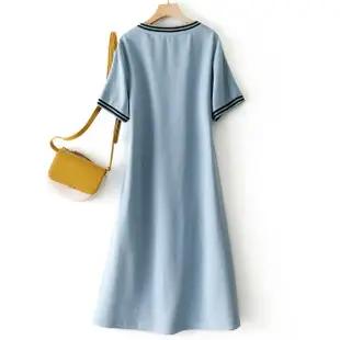 【MsMore】氣質V領法式顯瘦休閒運動減齡短袖連身裙灰藍中長版洋裝#118776(藍)
