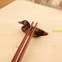 在飛比找蝦皮購物優惠-創意日式放餐具的架子筷架 家用可愛筷托筷枕筷子架 筷子托 餐