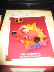 New 2004 Hallmark Disney Pixar The Incredibles Mr Incredible Ornament