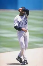Outfielder Devon White of the Arizona Diamondbacks in action 1998 Old Photo 3