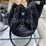 二手 CHANEL/香奈兒 19新米黃色帆布字母 LOGO抽繩水桶包斜背包現貨