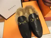 在飛比找Yahoo!奇摩拍賣優惠-Gucci 黑牛皮  金扣    羔羊毛    穆勒    