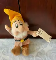 NWT disney store snow white and seven dwarfs beanie plush 8 inches