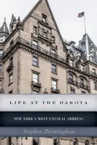 在飛比找博客來優惠-Life at the Dakota: New York’s