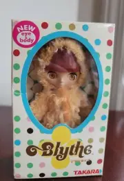 Petite Blythe - Bear Hug Takara Tomy New