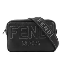 在飛比找ETMall東森購物網優惠-FENDI FF Logo Shadow 皮革相機斜背包(黑
