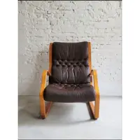 在飛比找蝦皮購物優惠-〔挪威曲木皮革單椅〕主人椅 扶手椅 躺椅 早期 老件 高背椅