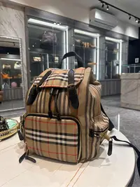 在飛比找Yahoo!奇摩拍賣優惠-*SHIHNA名牌精品*BURBERRY Rucksack 