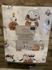 POTTERY BARN KIDS Peanuts Snoopy Halloween Sheet Set Full New Bedding