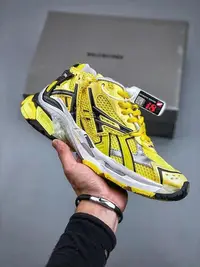 在飛比找Yahoo!奇摩拍賣優惠-【阿明運動館】Balenciaga Triple-S Sne