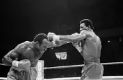 Dwight Muhammad Qawi V Matthew Saad Muhammad 3 Old Boxing Photo