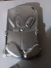 Vintage 1979 Wilton Tweety Cake Pan Tweety Bird Cake Mold # 502-7687