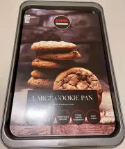 Pyrex Pans-Set of 2 Cookie,1 Pizza,and 1 Loaf Pans--Brand New-FREE Postage
