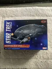 Star Trek Polar Lights Snapit Enterprise NX-01 Refit Model Kit 1:1000 Scale 2013