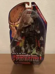 NECA STALKER PREDATOR 7” Figure glow in the dark