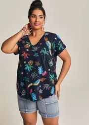 [Virtuelle] Taking Shape Cotton Sketch Print T-shirt Size 10 in Print - Plus Size Women's Clothing Print