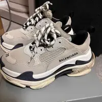 在飛比找PopChill優惠-[二手] Balenciaga triple s 奶茶米色 