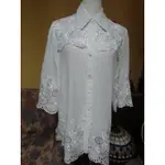 特價品旋轉117白色蕾絲鏤空刺繡薄棉質長版襯衫品項如圖二手M-L號（少一扣）肩寬37公分