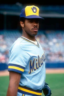 Cecil Cooper Of The Milwaukee Brewers 1980 Baseball Photo 3