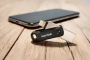 Sandisk Ixpand Flash Drive GO SDIX60N 128GB Black IOS USB 3.0 SDIX60N-128G-GN6N
