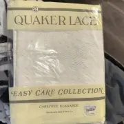 Quaker lace tablecloth 60 x 92 Fidelity White