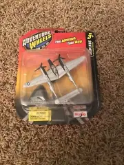 2011 Maisto Adventure Wheels Tailwinds Die-Cast P-38 Aircraft Replica with Stand