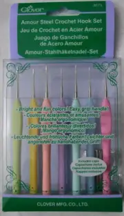 Clover Amour Crochet Hook Set of 7, 0.6mm to 1.75mm, Easy Grip Handle