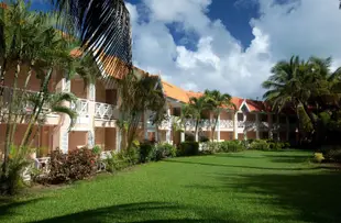 Coco Reef Hotel