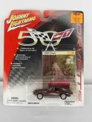 JOHNNY LIGHTNING Celebrating 50 Years of Corvette 9 / 50 1965 Corvette Sting Ray