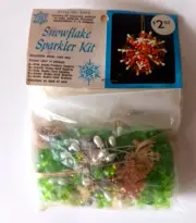 Vintage 1971 Walco Snowflake Sparkler Ornament Kit Green/Gold Sealed Style #5000